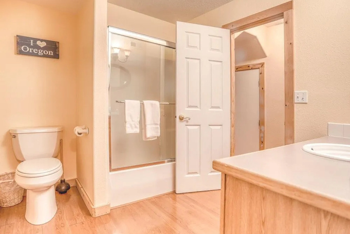 Room 8 of 22