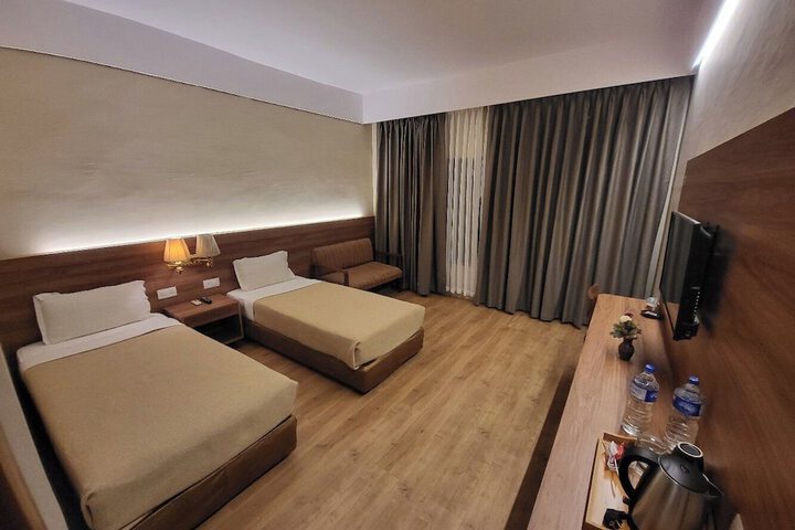 Room 11 of 27