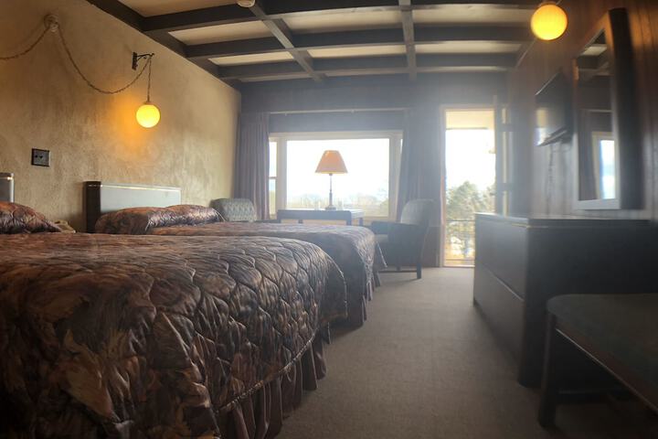 Room 3 of 20