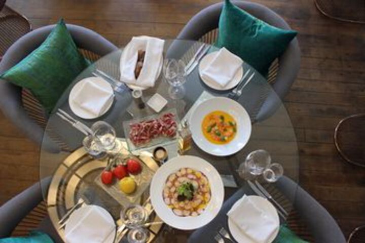 Dining 4 of 24