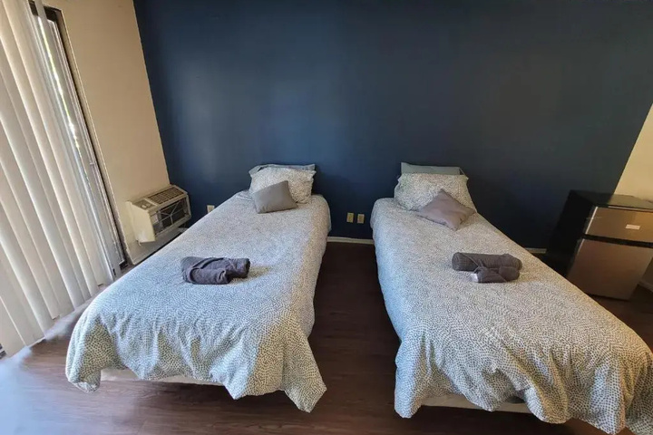 Room 6 of 7