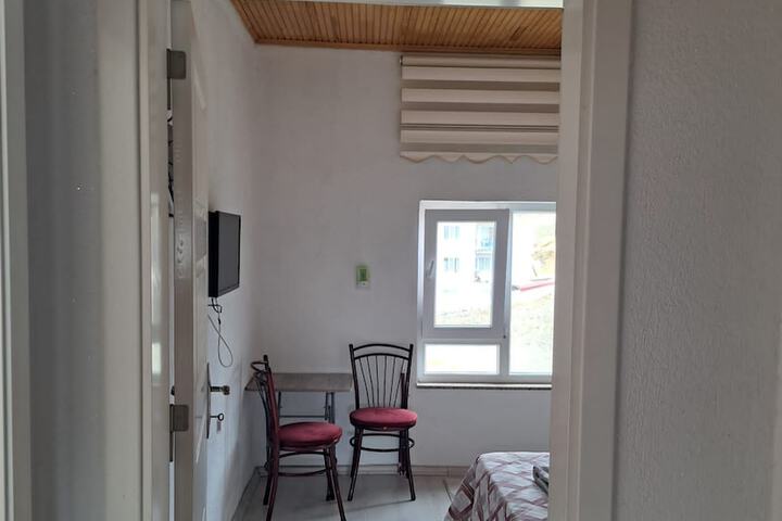 Room 18 of 48