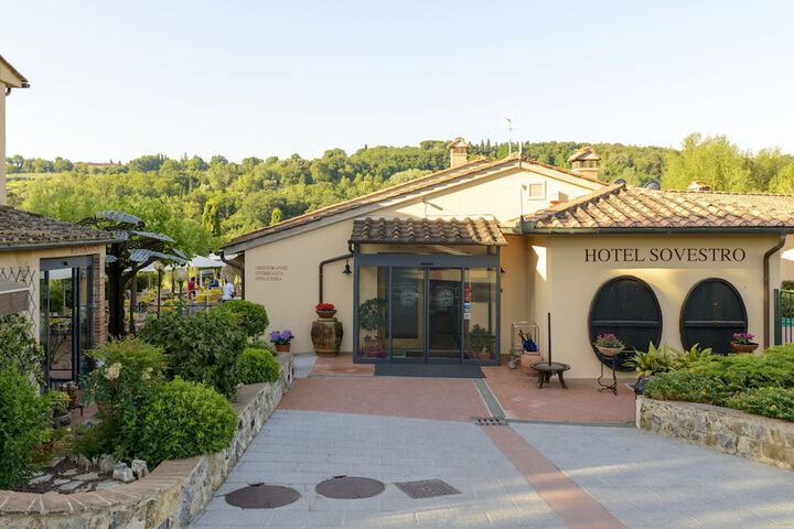 Hotel 64 of 75