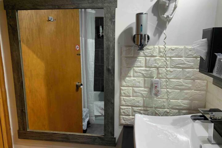Room 145 of 167