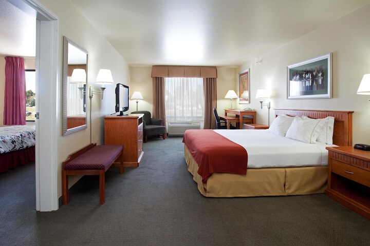 Room 3 of 52