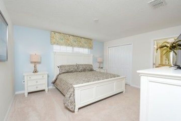 Room 9 of 27