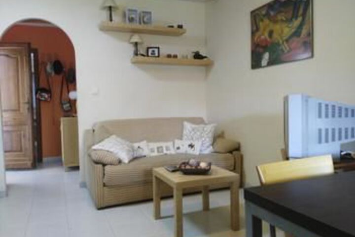 Room 10 of 18