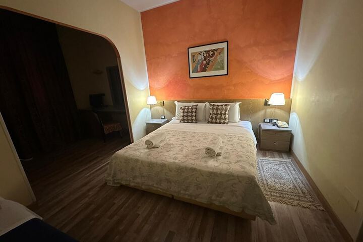 Room 8 of 38
