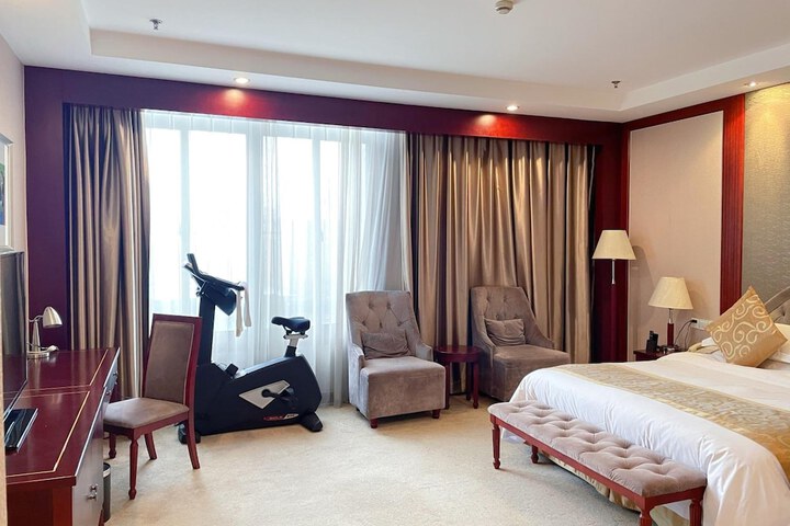 Room 14 of 48