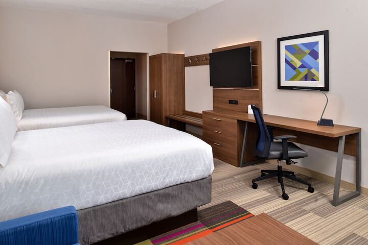 Room 8 of 87