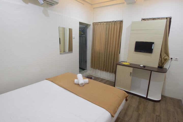 Room 11 of 26