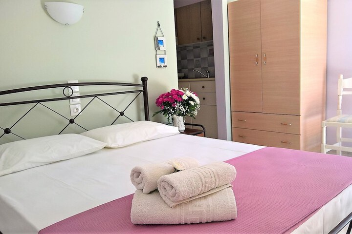 Room 5 of 34