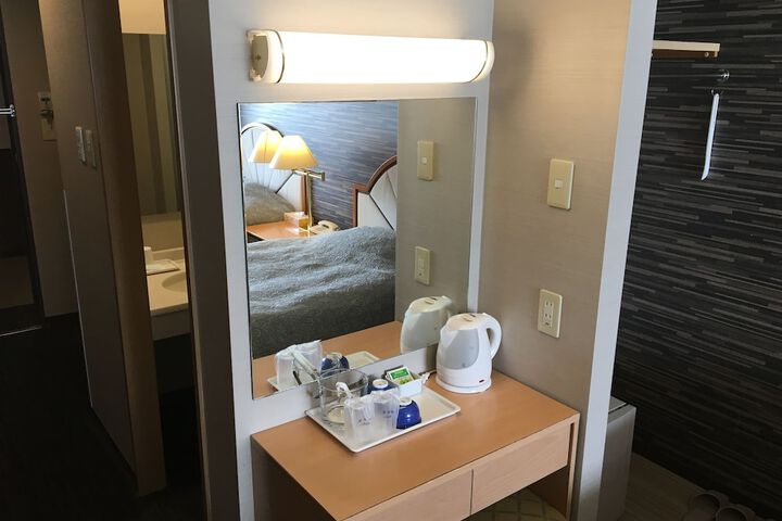 Room 5 of 43