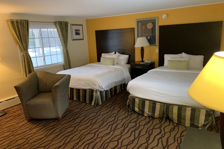 Classic 2 Queen Beds (7 of 13)