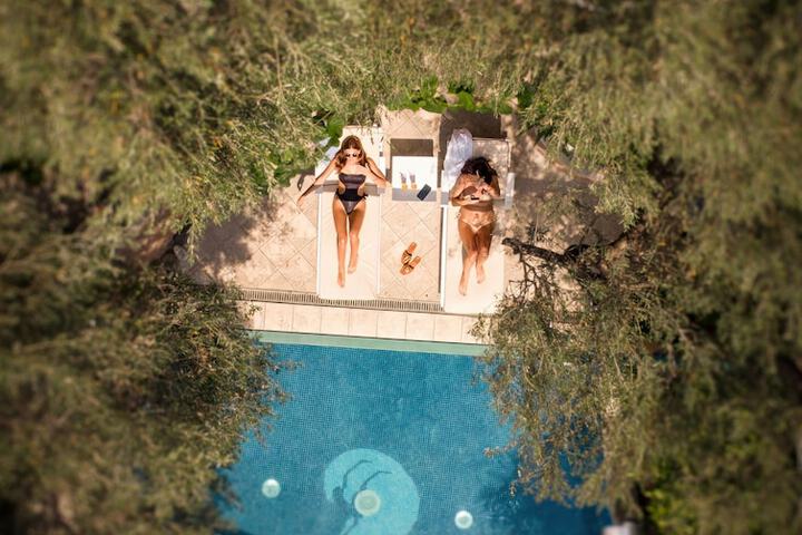 Pool 77 of 101