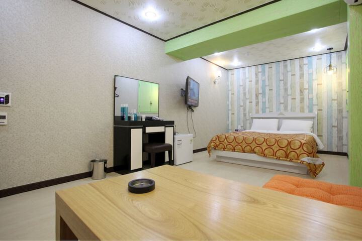Room 7 of 29