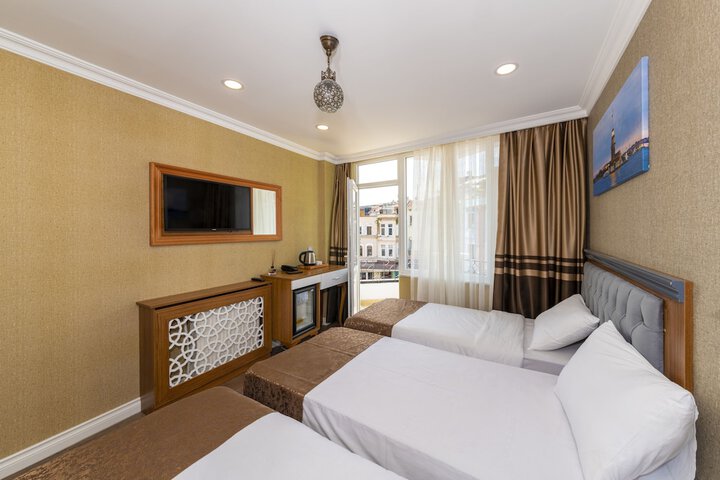 Room 28 of 48