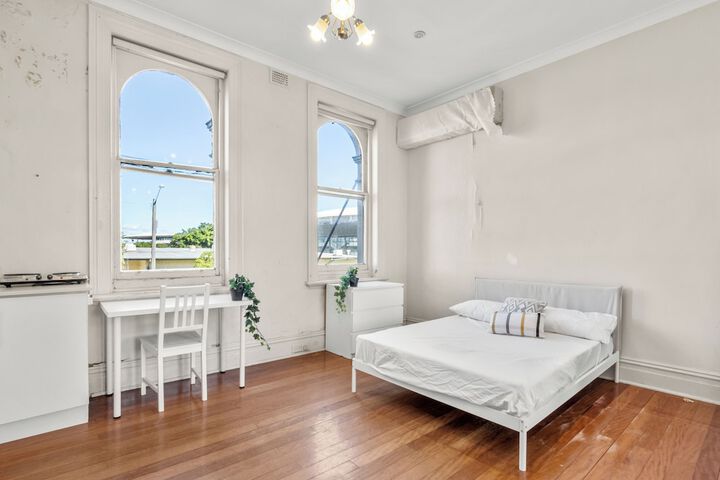 Room 4 of 5