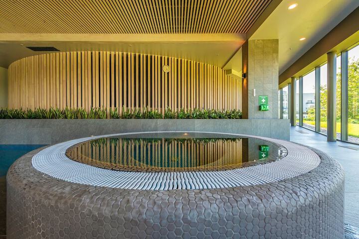Hotel Pool