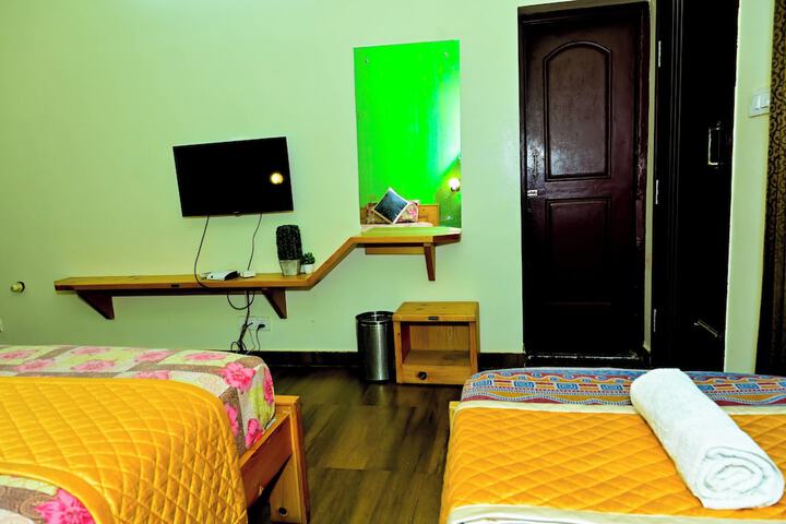Room 5 of 62