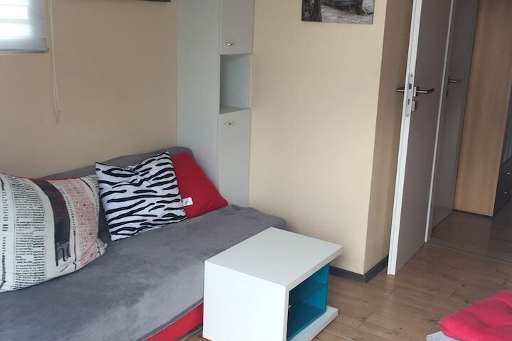 Room 3 of 34