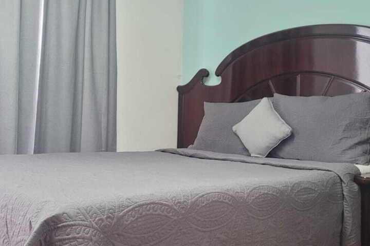 Room 19 of 242