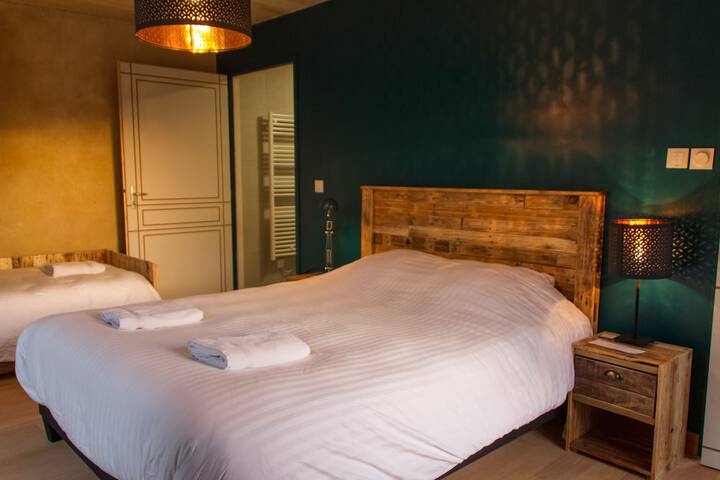Room 4 of 26