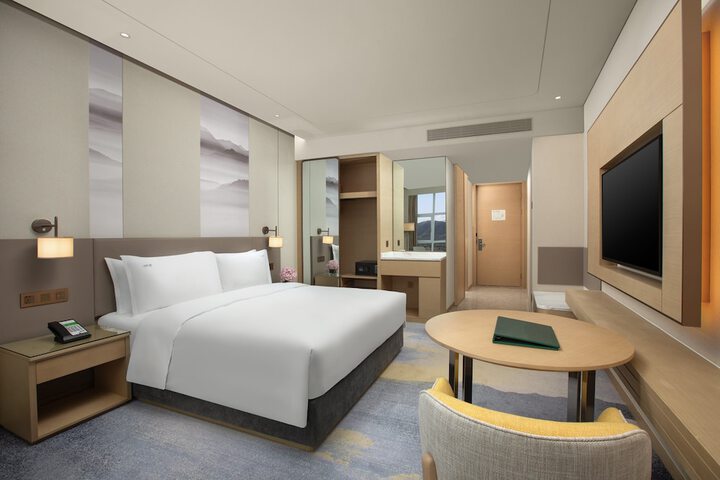 Room 13 of 118