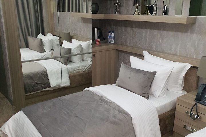 Room 15 of 80