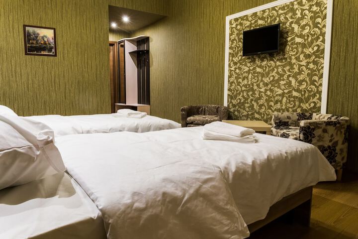 Room 3 of 37