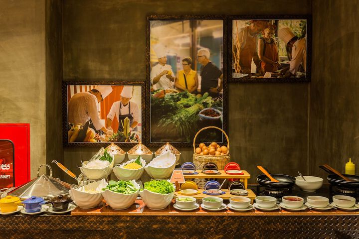 Dining 90 of 111