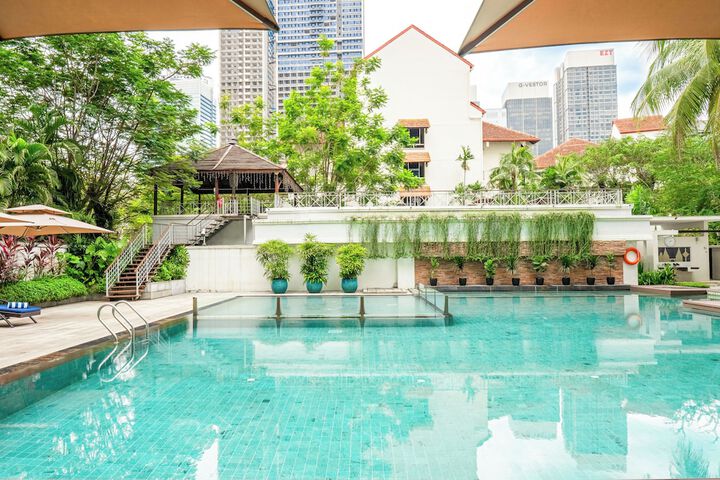 Hotel with Pool