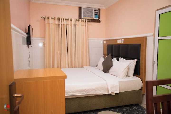 Room 39 of 76