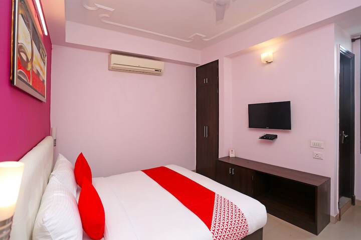 OYO 18931 Flagship Azad Square Medanta