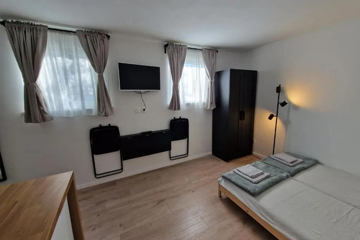 Room 3 of 11