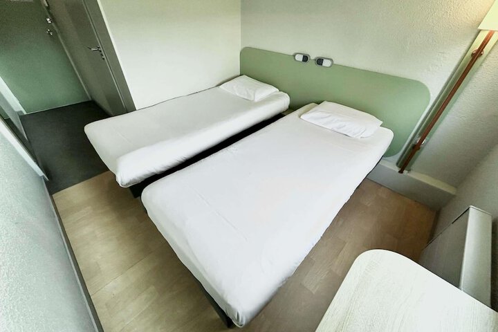 Room 18 of 44