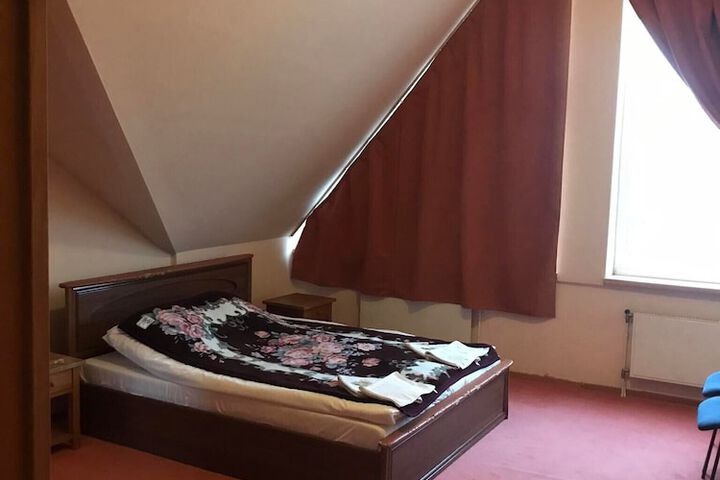 Room 3 of 19
