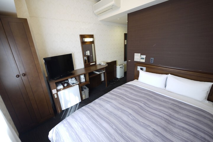Room 5 of 34