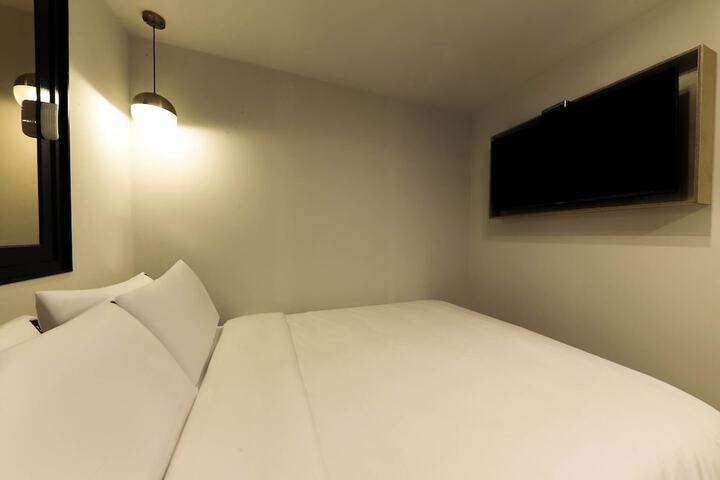Room 35 of 56