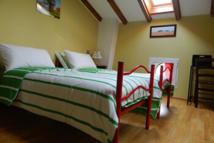 Room 18 of 22