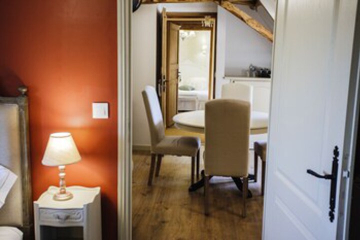 Room 33 of 50