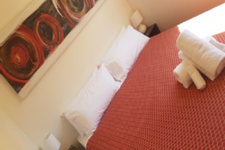 Room 381 of 876