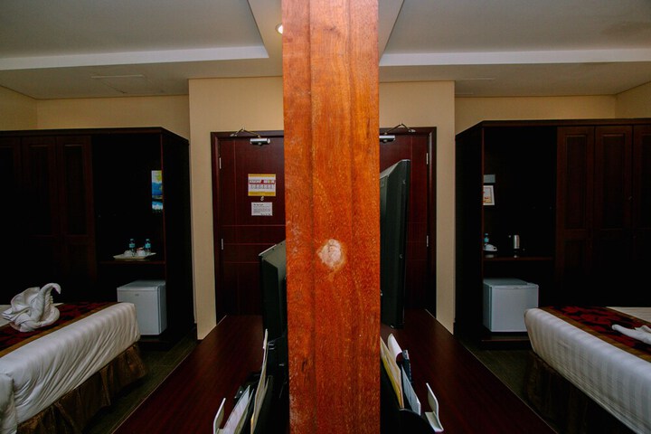 Room 15 of 49