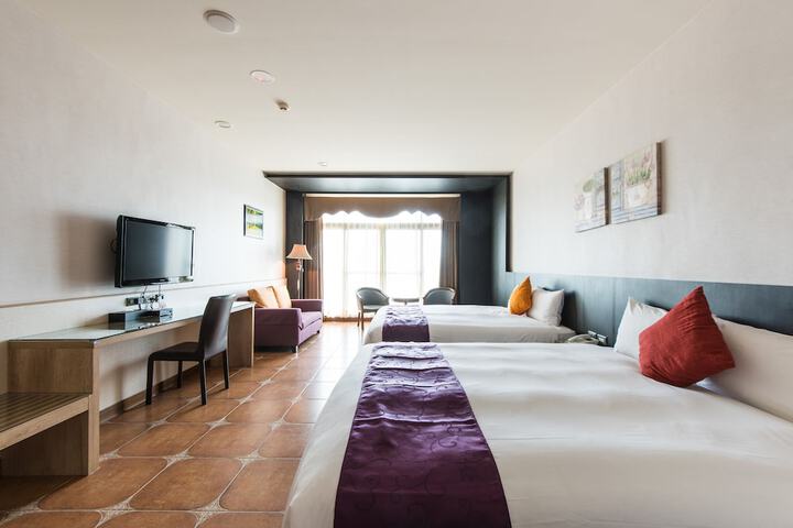 Room 32 of 74