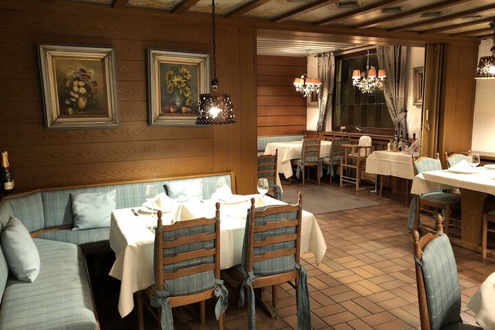 Dining 36 of 45
