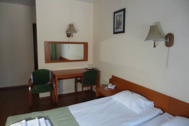 Room 10 of 39