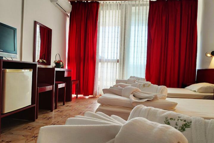 Room 12 of 34