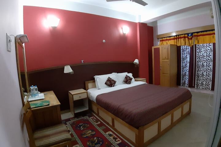 Room 7 of 44