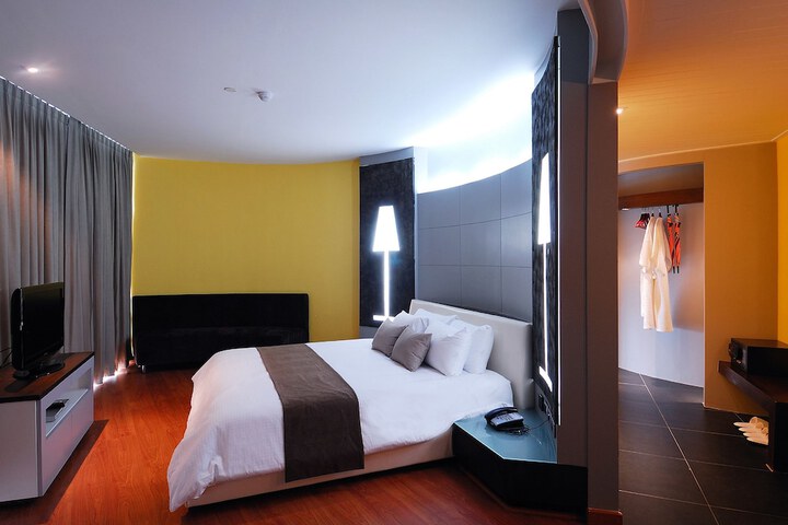 Room 59 of 168