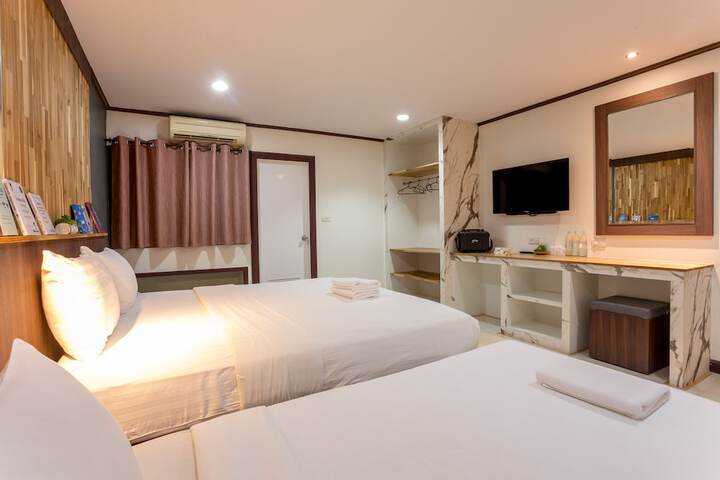 Room 11 of 85